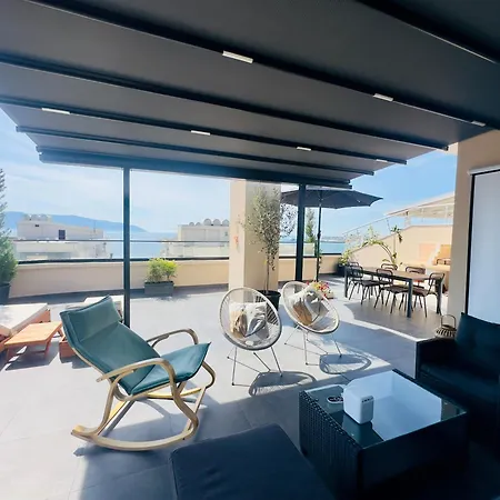 公寓 Seafront Penthouse With Sunset Views & Jacuzzi *