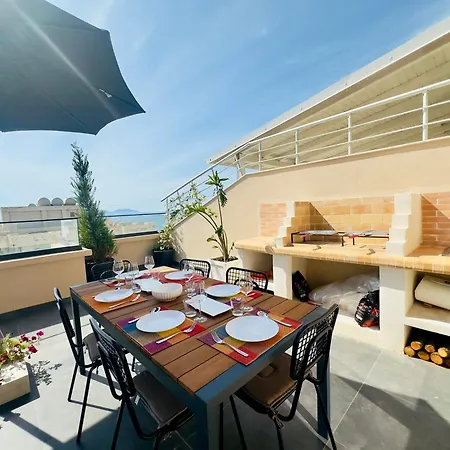 Appartement Seafront Penthouse With Sunset Views & Jacuzzi Vlorë