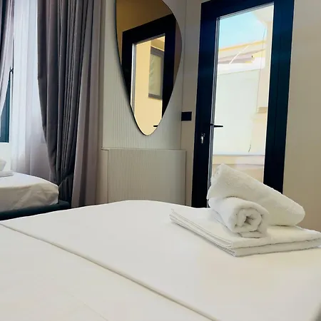 Seafront Penthouse With Sunset Views & Jacuzzi *