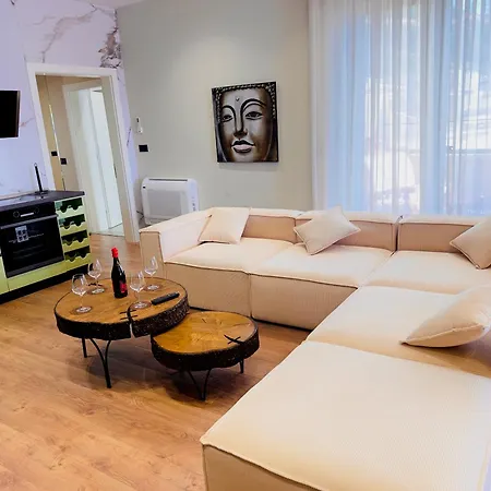 شقة Seafront Penthouse With Sunset Views & Jacuzzi