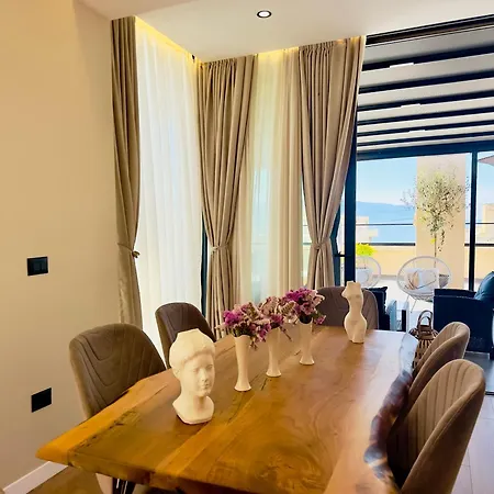 شقة Seafront Penthouse With Sunset Views & Jacuzzi