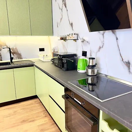 Seafront Penthouse With Sunset Views & Jacuzzi Апартаменты *