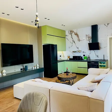 Seafront Penthouse With Sunset Views & Jacuzzi * Влёра