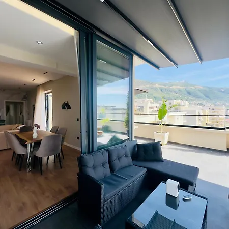 Seafront Penthouse With Sunset Views & Jacuzzi Appartement Vlorë