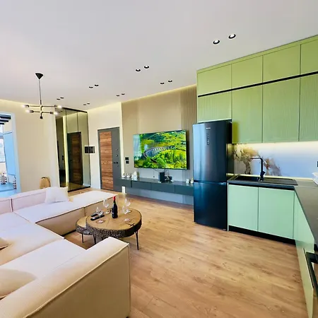 Seafront Penthouse With Sunset Views & Jacuzzi *