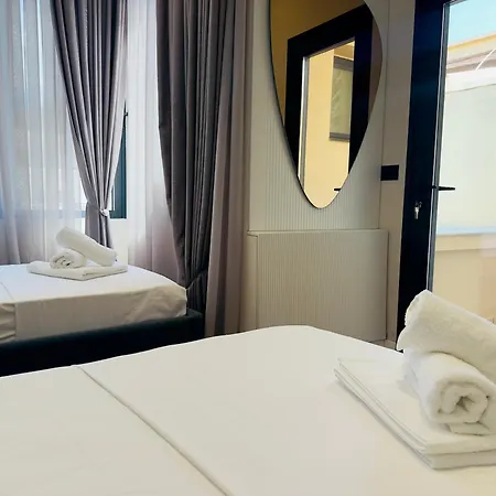 Seafront Penthouse With Sunset Views & Jacuzzi * Vlorë