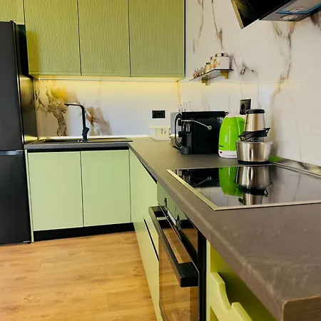 Seafront Penthouse With Sunset Views & Jacuzzi * Vlorë