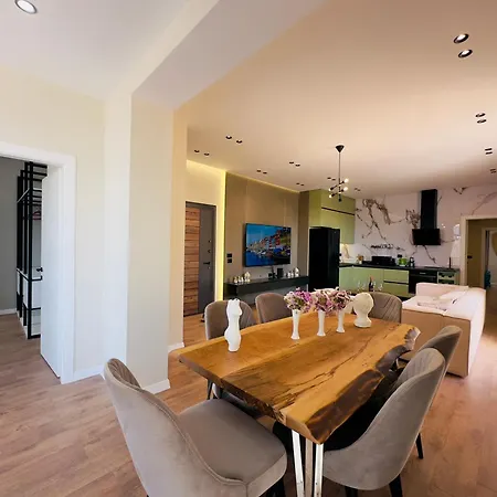 Appartement Seafront Penthouse With Sunset Views & Jacuzzi