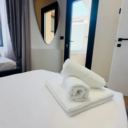 Seafront Penthouse With Sunset Views & Jacuzzi شقة *