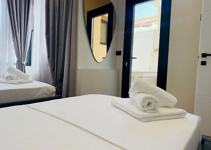 Seafront Penthouse With Sunset Views & Jacuzzi *