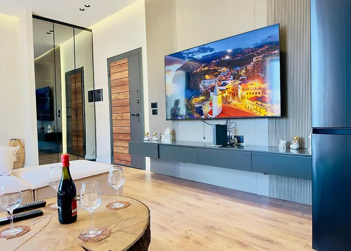 Seafront Penthouse With Sunset Views & Jacuzzi * Vlora