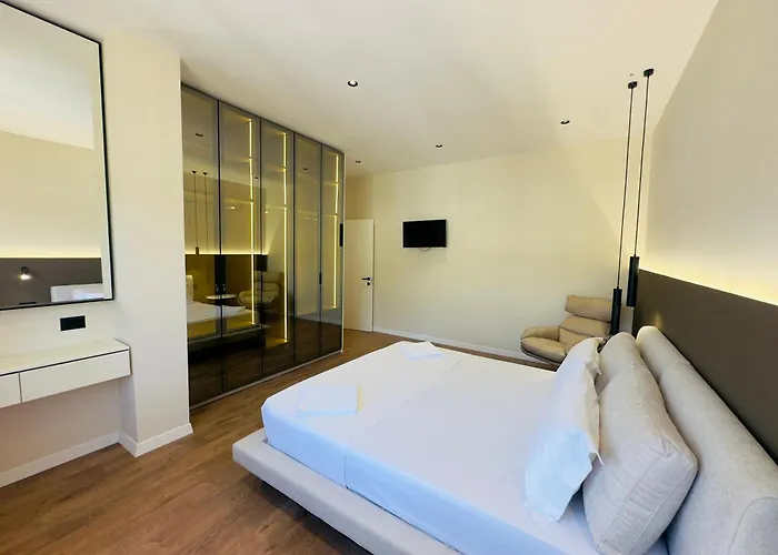 Seafront Penthouse With Sunset Views & Jacuzzi *