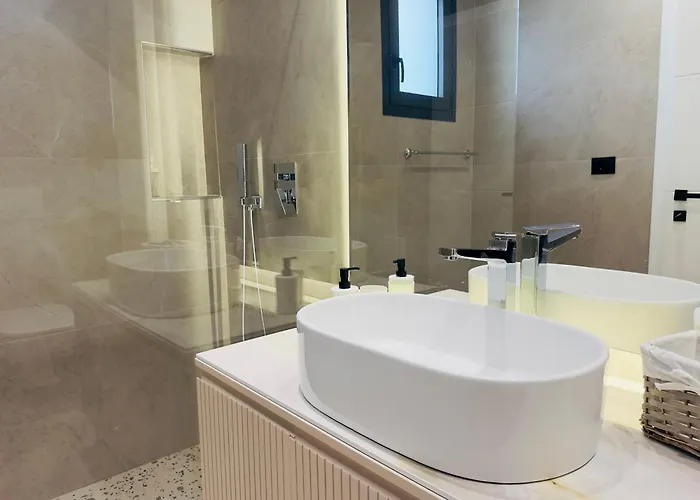 Seafront Penthouse With Sunset Views & Jacuzzi Apartman